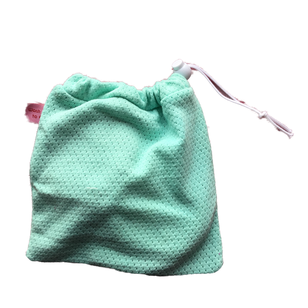 10 Reusable Makeup Wipes + Wash Bag