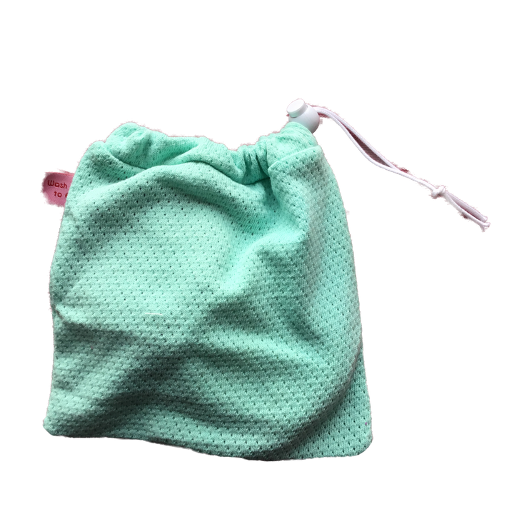 10 Reusable Makeup Wipes + Wash Bag