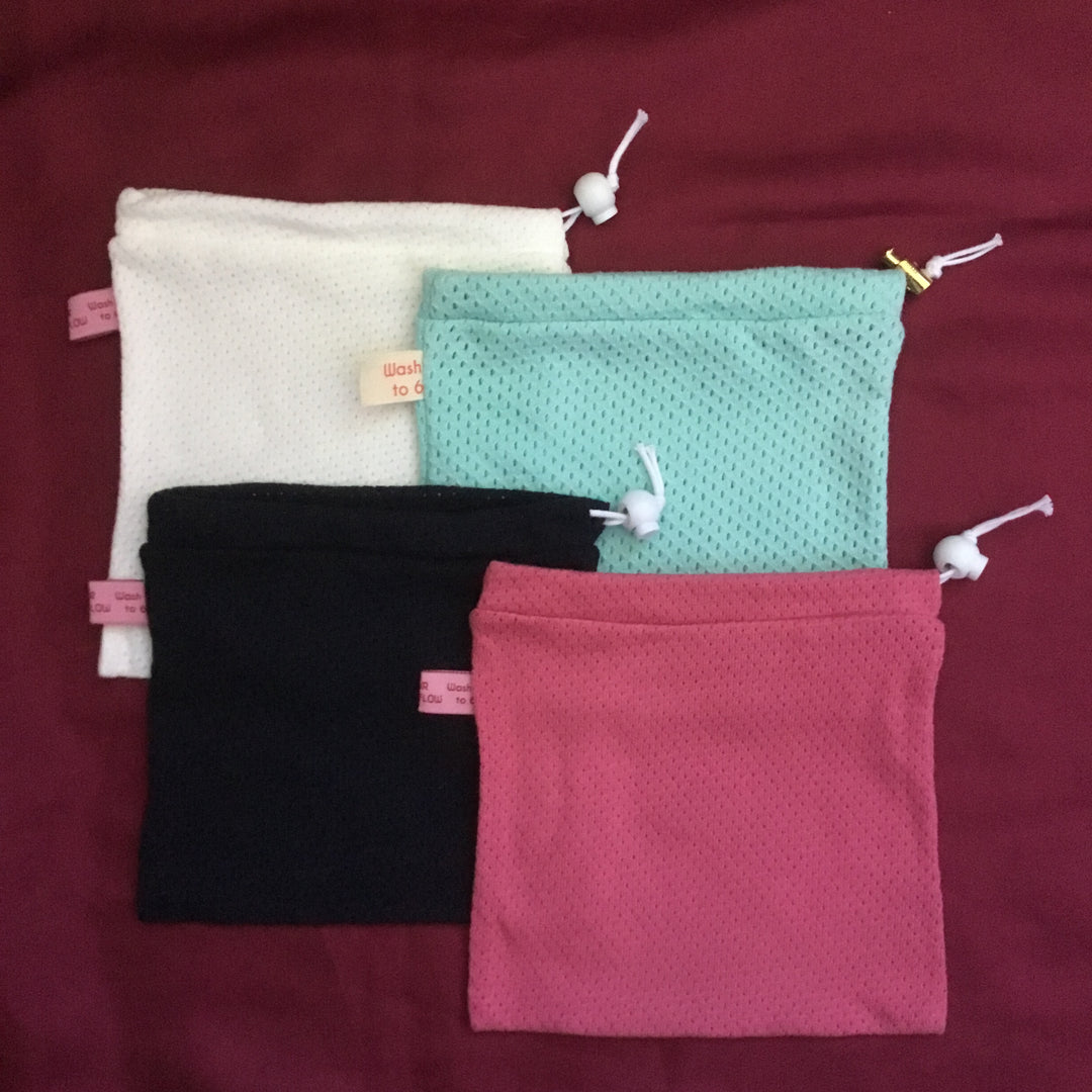 10 Reusable Makeup Wipes + Wash Bag